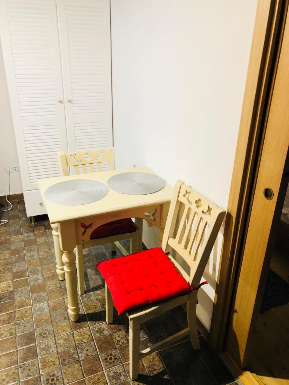 Apartment V. *